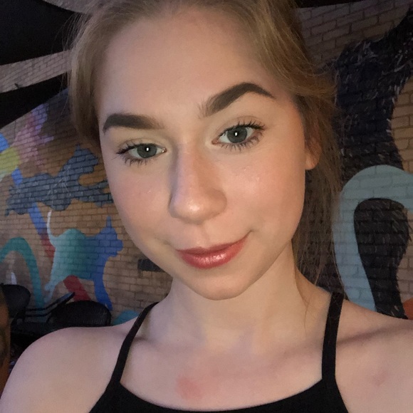 Meet your Posher, Shelby - Picture 1 of 1